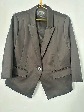 Forever 21+ Plus Size One Button Black Cropped Blazer 3/4 Sleeves